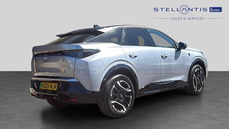 Usado Peugeot e-3008 GT 152 kW (207 CV) 2025 Gris SUV
