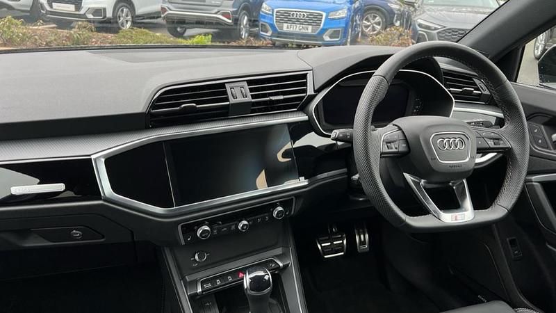 Usado Audi Q3 Black Edition 150 CV (110 kW) 2025 Gris SUV