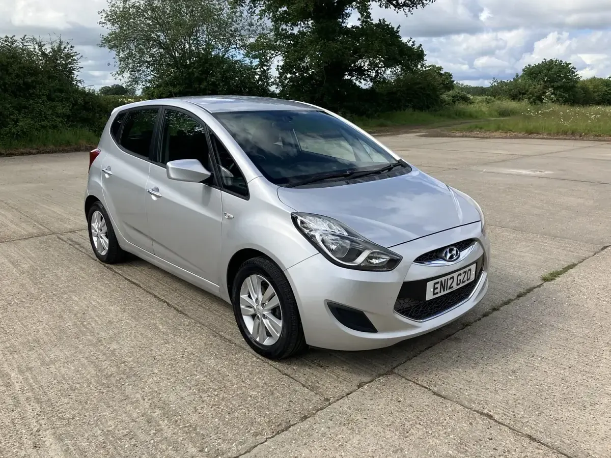 Used Hyundai ix20 Active 90 HP (66 kW) 2012 Silver Hatchback