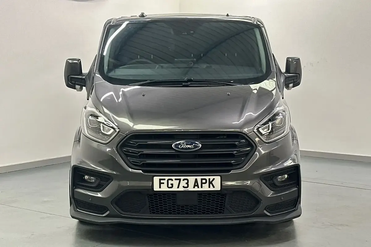 Used Ford Transit Custom Limited 170 HP (125 kW) 2023 Magnetic (metallic colour) Van