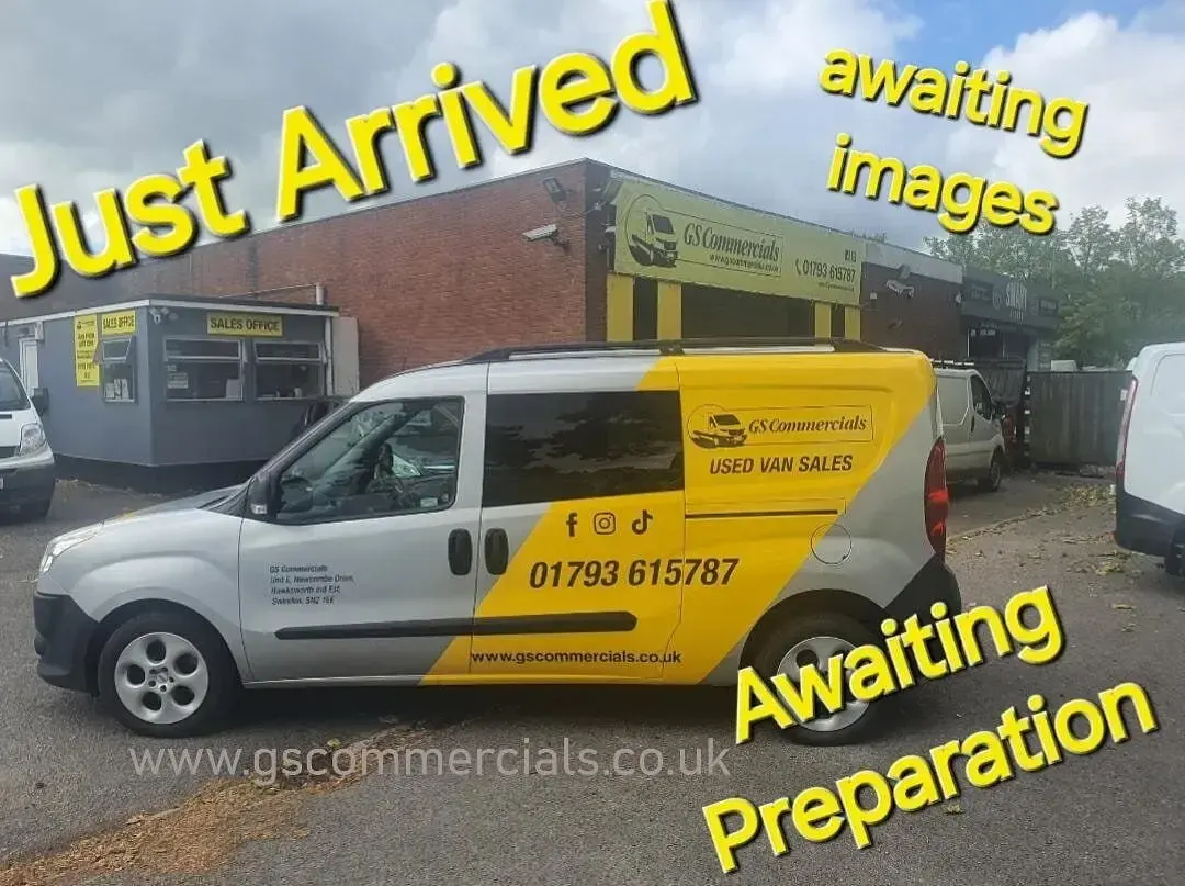 Used Vauxhall Combo 95 HP (69 kW) 2018 White MPV