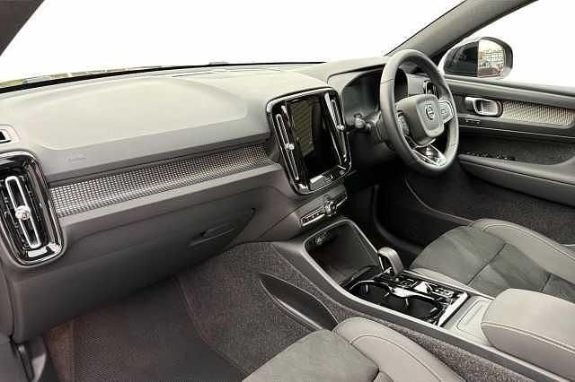 Used Volvo XC40 Plus 194 HP (142 kW) 2025 Black SUV