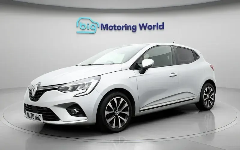 Used Renault Clio Iconic 101 HP (74 kW) 2020 Silver Hatchback