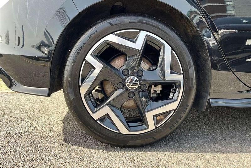 Used VW Golf VIII R-line 150 HP (110 kW) 2025 Black Hatchback