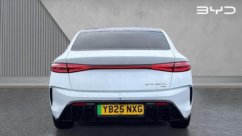 Used BYD Seal 389 kW (530 HP) 2025 White Sedan