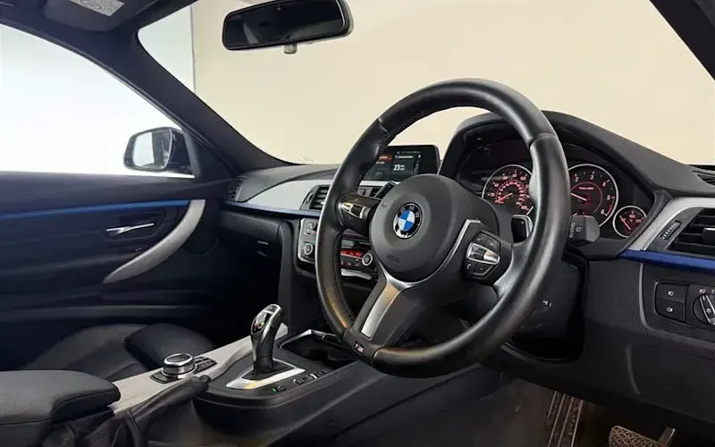 Usado BMW 320 M Sport 190 HP (139 kW) 2018 Cinzento Carrinha