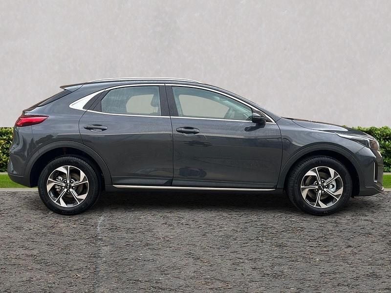 New Kia XCeed 2026 Grey SUV