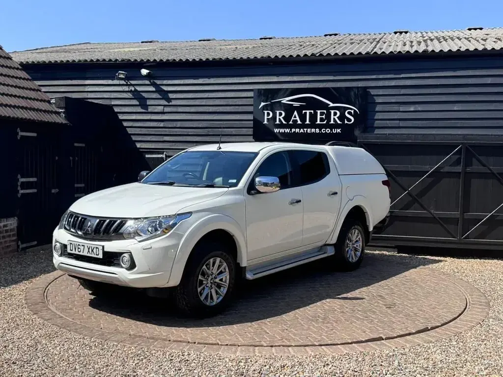 Used Mitsubishi L200 Warrior 178 HP (130 kW) 2017 White Pickup