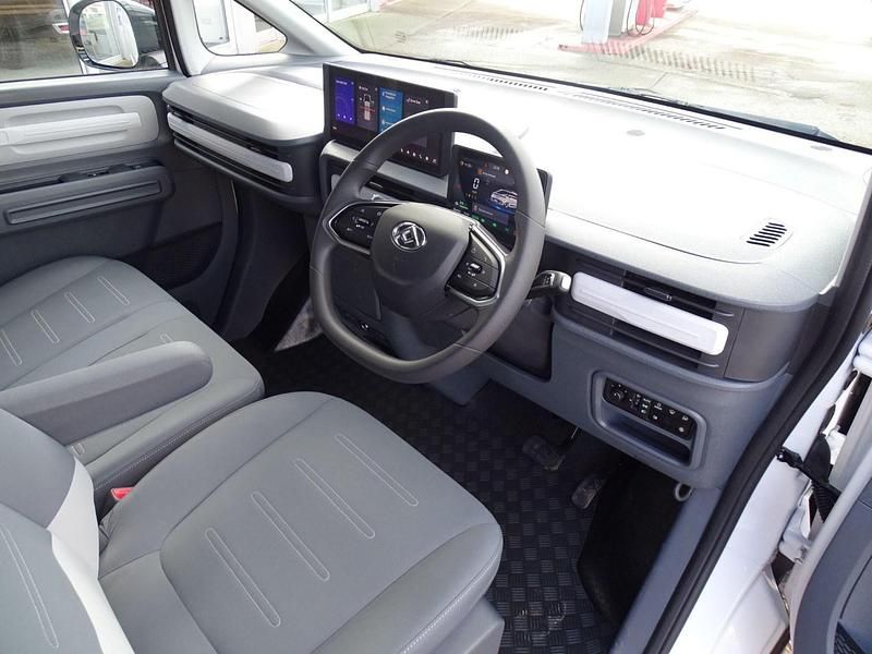 New Maxus eDeliver 5 119 kW (163 HP) 2025 White Van