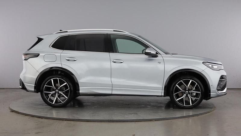 Used VW Tiguan R-line 150 HP (110 kW) 2025 Silver SUV