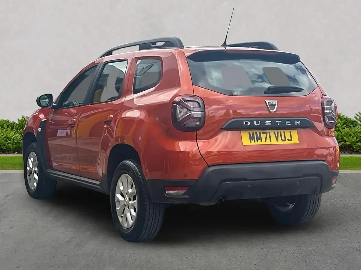 Usado Dacia Duster Comfort 100 HP (73 kW) 2022 Laranja SUV