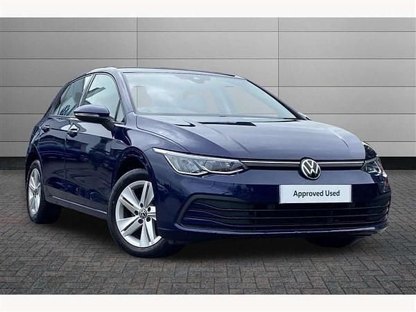 Used VW Golf VII Life 150 HP (110 kW) 2020 Atlantic blue Hatchback