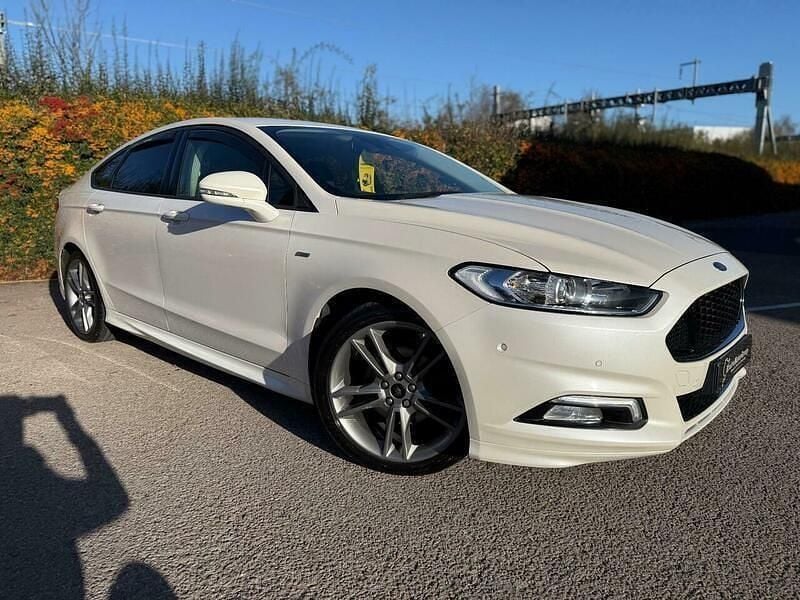 Used Ford Mondeo ST-Line X 240 HP (176 kW) 2017 White Hatchback