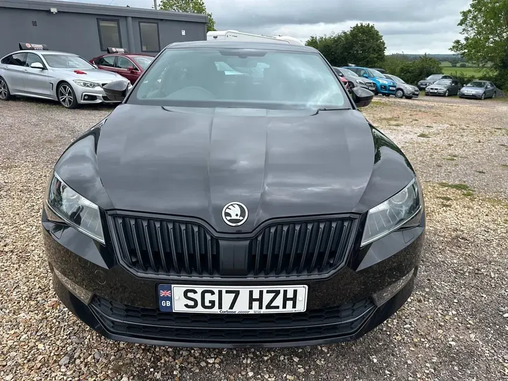 Usado Skoda Superb SportLine 220 HP (161 kW) 2017 Preto Citadino