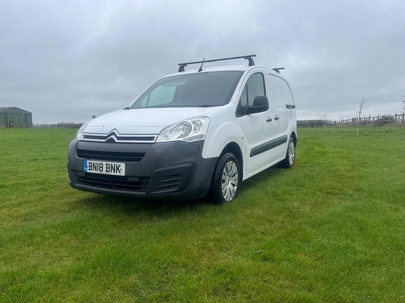 Used Citroën Berlingo 75 HP (55 kW) 2018 White MPV