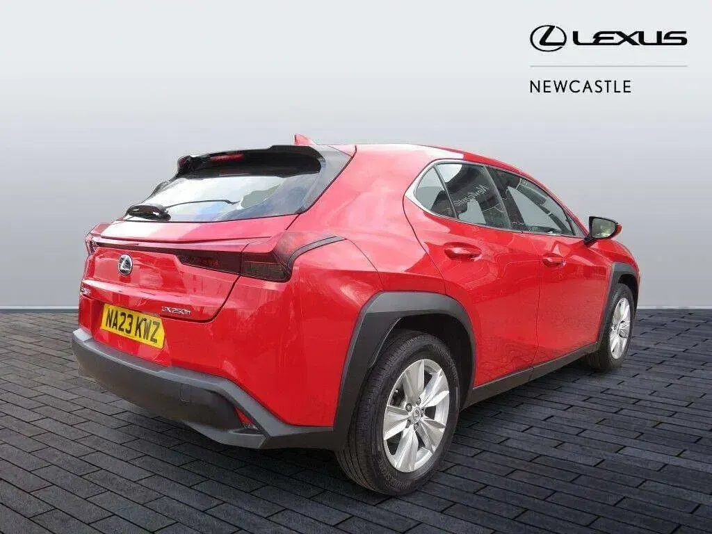 Usado Lexus UX 250h 180 CV (132 kW) 2023 Rojo SUV