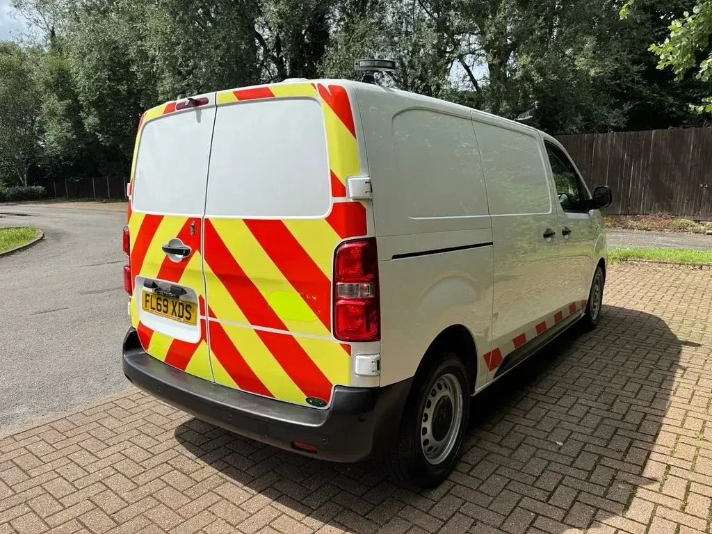Used Vauxhall Vivaro Edition 2019 White MPV