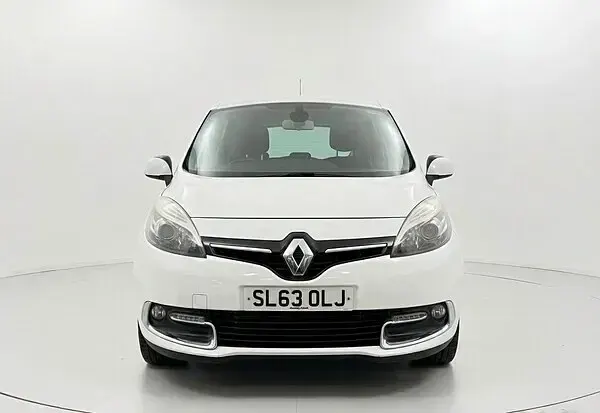 Used Renault Scénic III Dynamique 110 HP (80 kW) 2013 White MPV