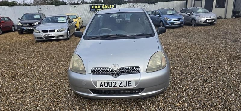 Used Toyota Yaris 2002 Silver Hatchback