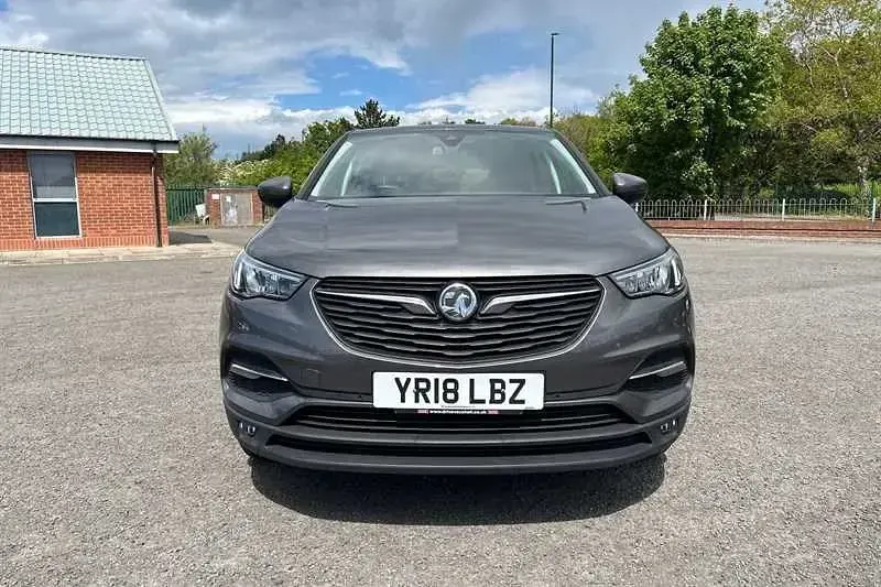 Second-hand Vauxhall Grandland X S 130 CP (95 kW) 2018 Gri SUV