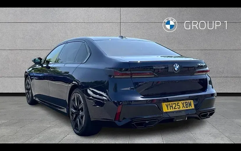 Used BMW M760e Comfort Edition 571 HP (419 kW) 2025 Blue Sedan