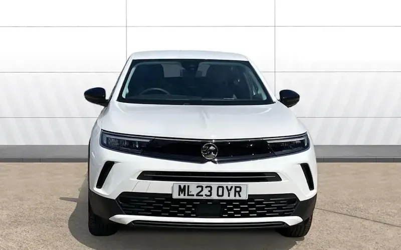 Used Vauxhall Mokka Design Edition 101 HP (74 kW) 2023 White SUV