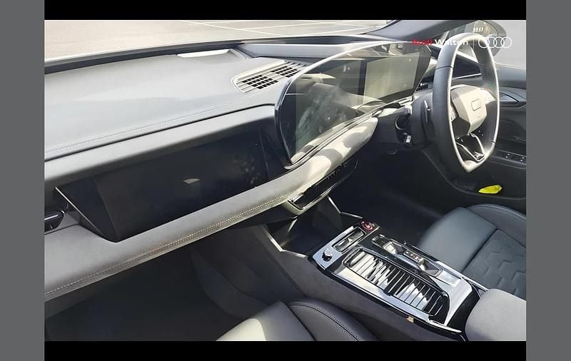 Used Audi e-tron Comfort 314 kW (428 HP) 2025 White SUV