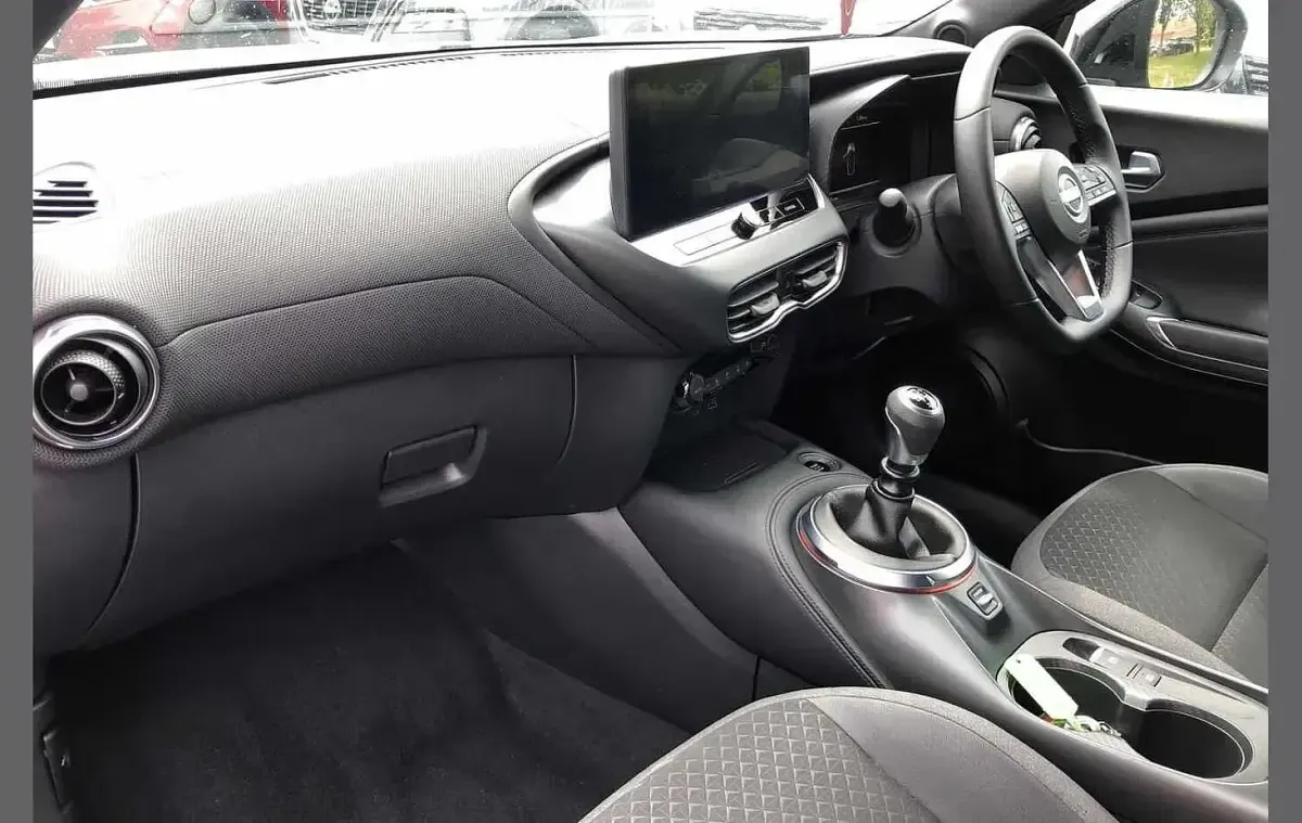 Gebraucht Nissan Juke N-Connecta 114 PS (83 kW) 2025 Grau SUV