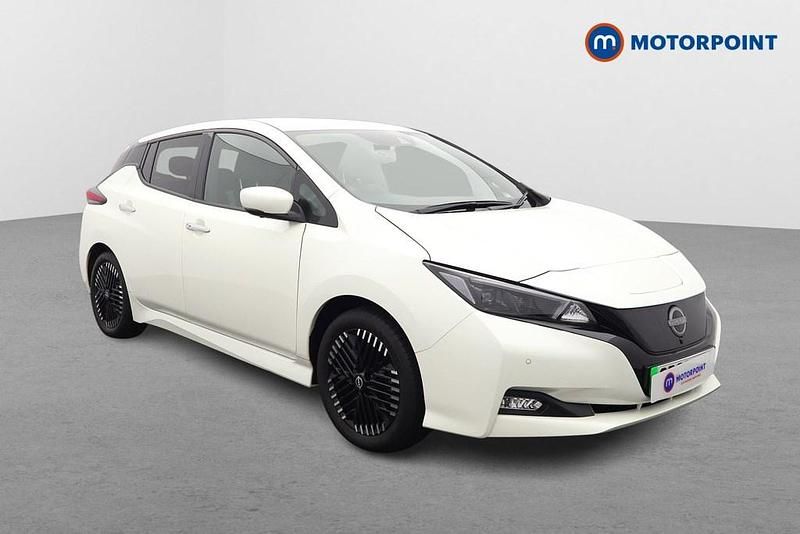 White Used 2022 Nissan Leaf Tekna Hatchback | £11,499 (A bit pricey) - Image 1/4