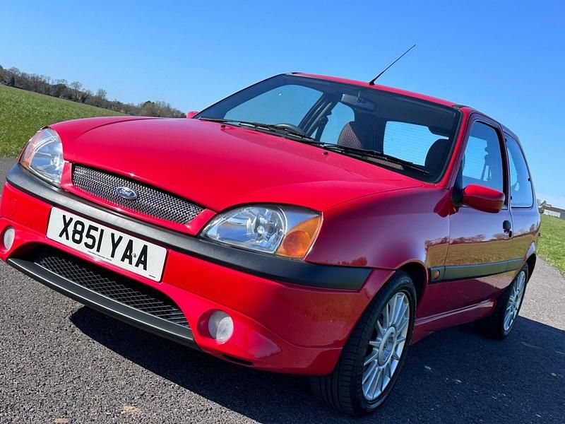 Used Ford Fiesta Zetec 103 HP (75 kW) 2001 Red Hatchback