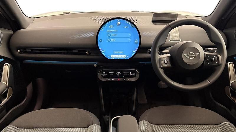 New Mini Aceman 133 kW (181 HP) 2025 White SUV