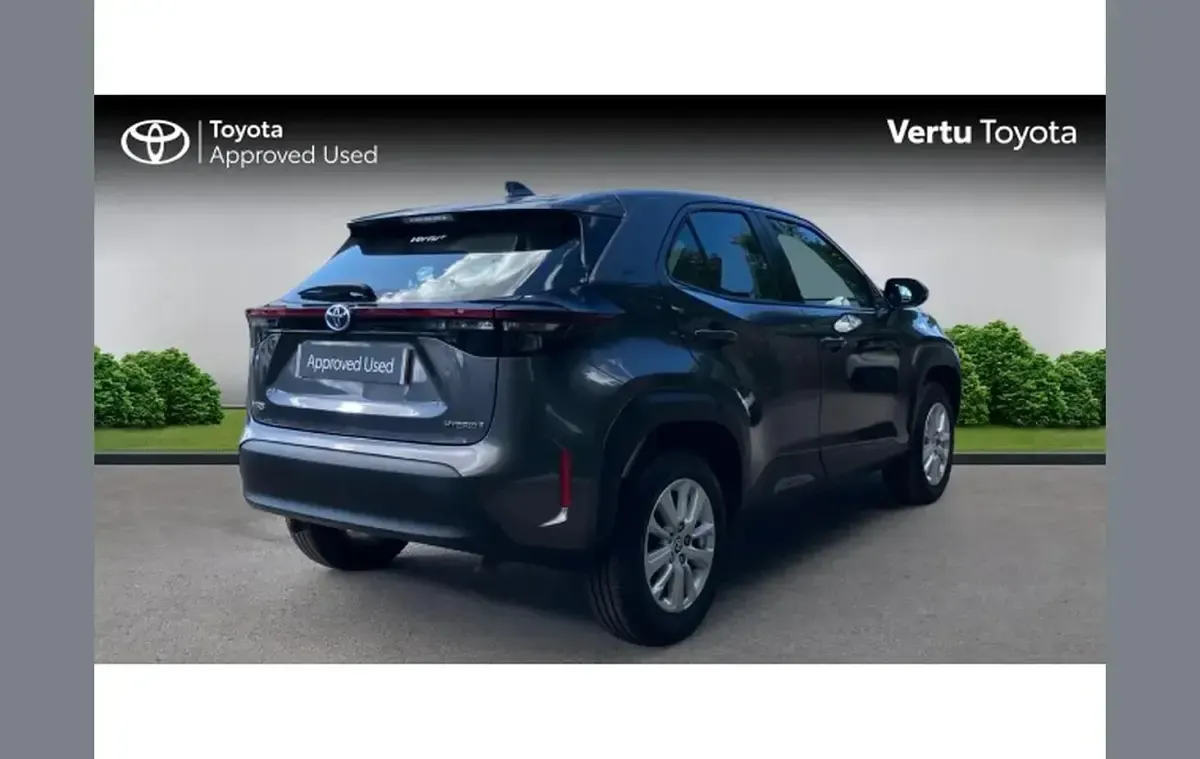 Used Toyota Yaris Cross 113 HP (83 kW) 2022 Grey SUV