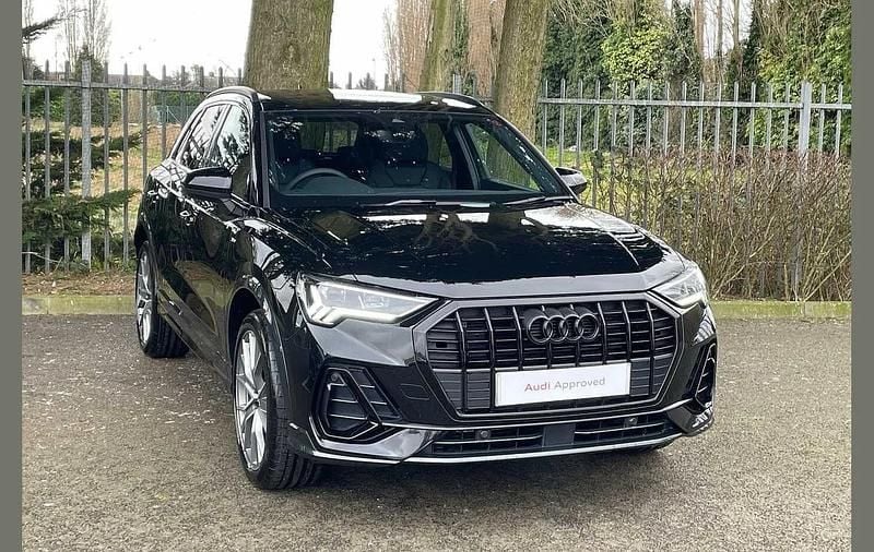 Mythos black Used 2025 Audi Q3 Black Edition SUV | £36,990 (Fair price) - Image 1/4
