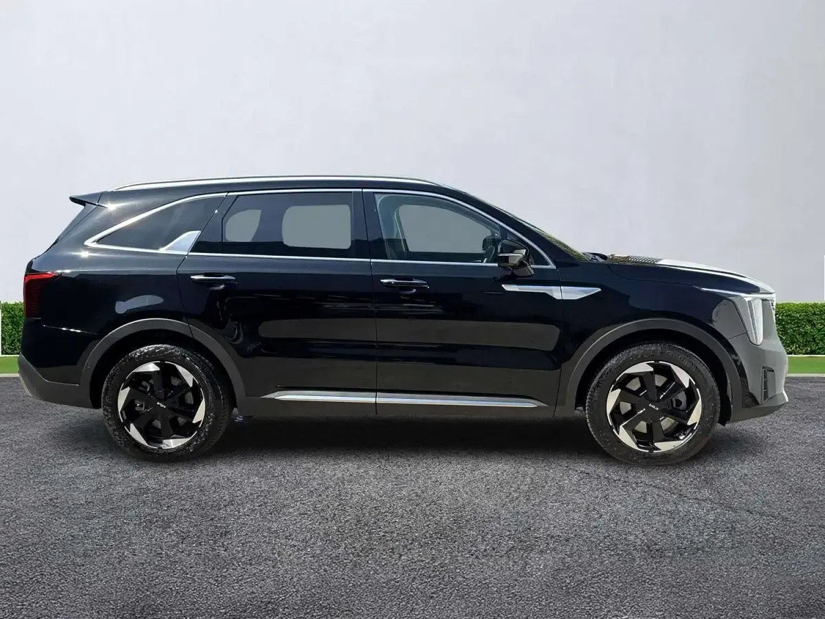 Used Kia Sorento 190 HP (139 kW) 2026 Black SUV
