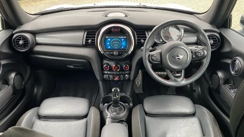Used Mini Cooper Hatch 134 HP (98 kW) 2021 Silver Hatchback