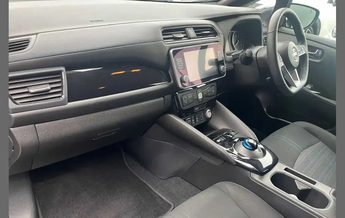 Occasion Nissan Leaf N-Connecta 108 kW (147 ch) 2024 Noir Citadine