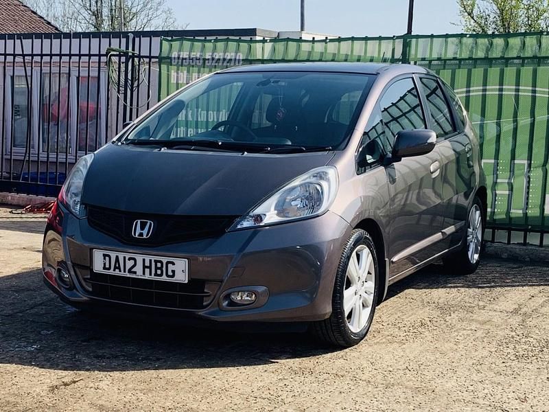 Begagnad Honda Jazz EX 99 HK (72 kW) 2012 Grå Halvkombi