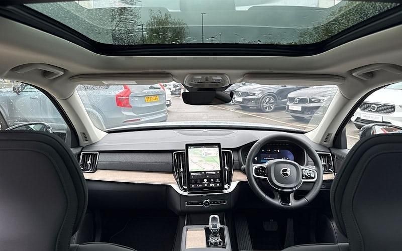 New Volvo XC90 Plus 250 HP (183 kW) 2025 SUV