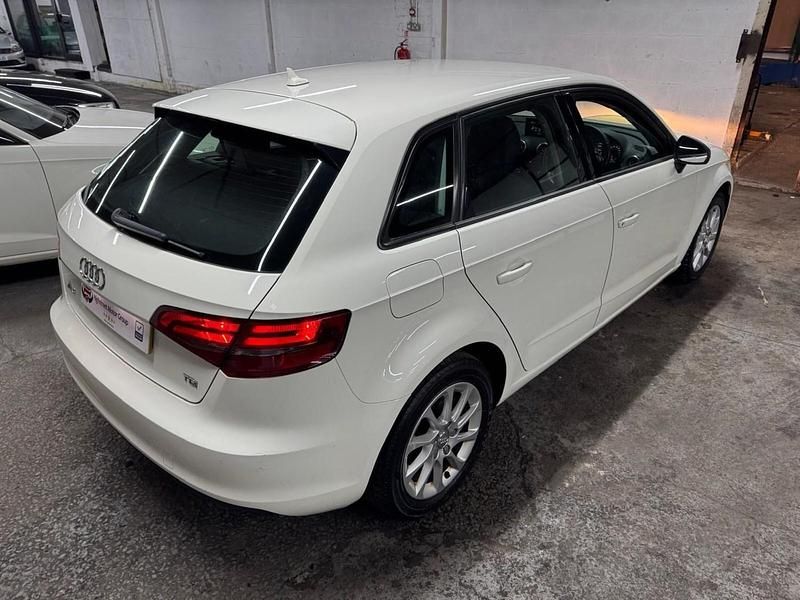 Used Audi A3 Sportback 105 HP (77 kW) 2013 White Hatchback