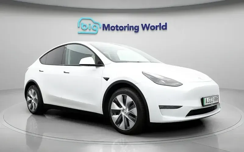 Used Tesla Model Y Long Range AWD 286 kW (389 HP) 2025 SUV