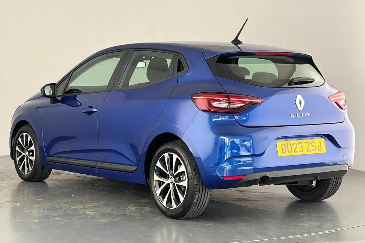 Used Renault Clio Evolution 90 HP (66 kW) 2023 Blue Hatchback