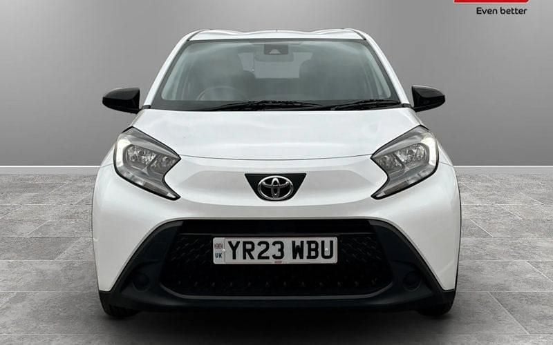 Used Toyota Aygo X PURE 72 HP (52 kW) 2025 SUV