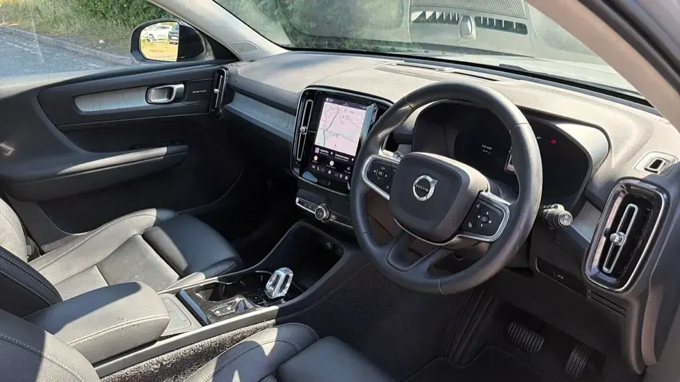 Used Volvo XC40 Ultra 161 HP (118 kW) 2025 Grey SUV