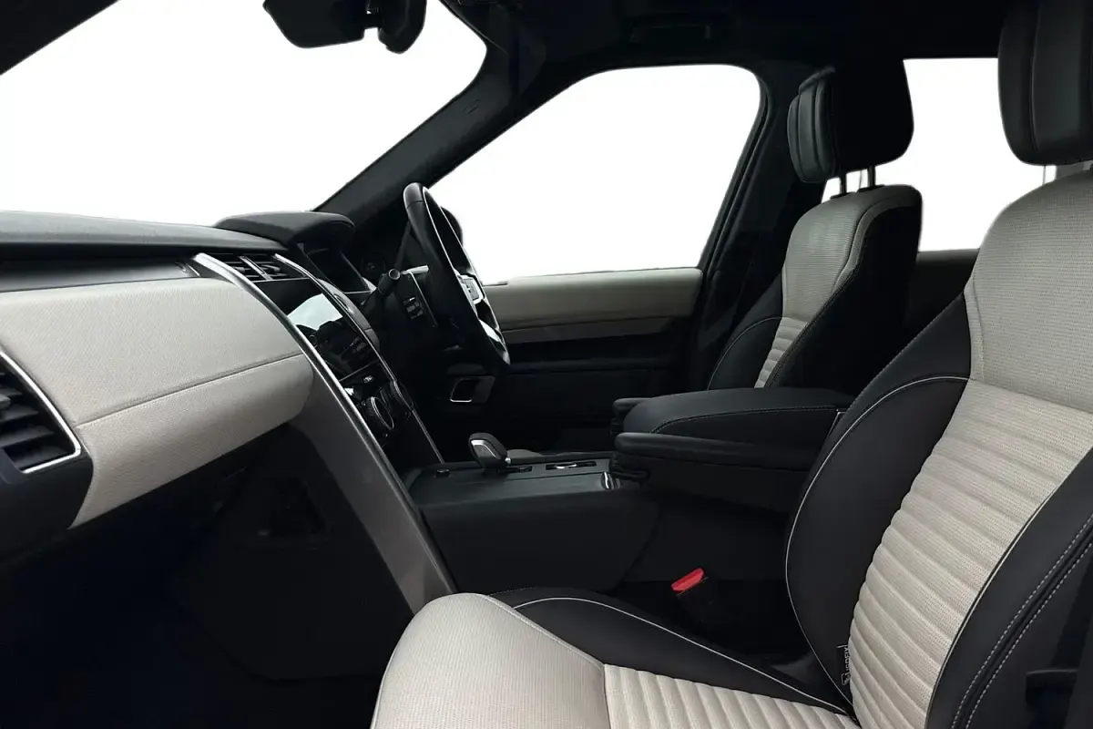 Used Land Rover Discovery HSE Dynamic 300 HP (220 kW) 2023 Grey SUV