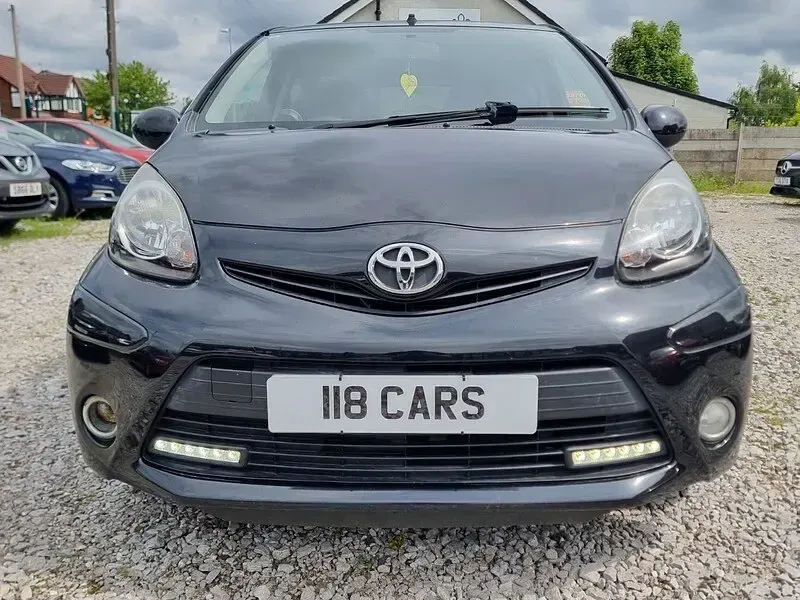 Used Toyota Aygo 68 HP (50 kW) 2012 Black Hatchback