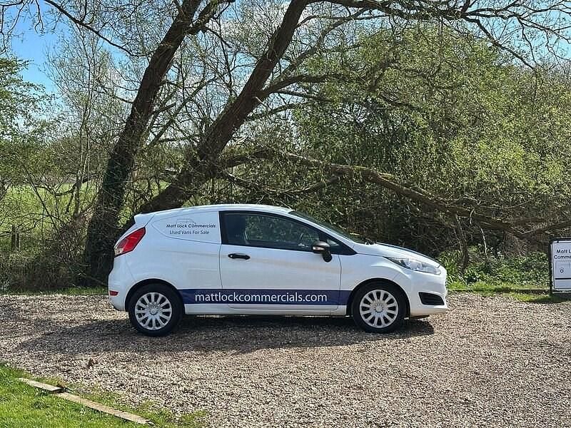Used Ford Fiesta 2015 White Van