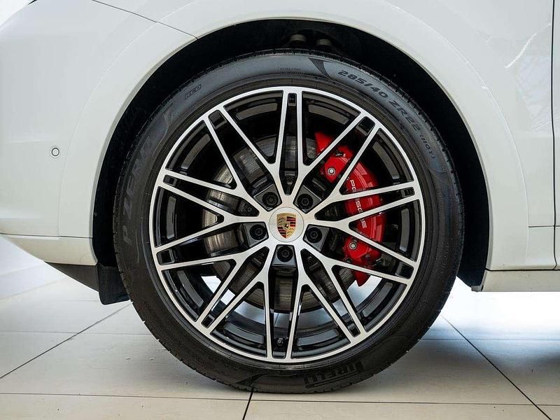 Used Porsche Cayenne S E-Hybrid 512 HP (376 kW) 2024 White SUV