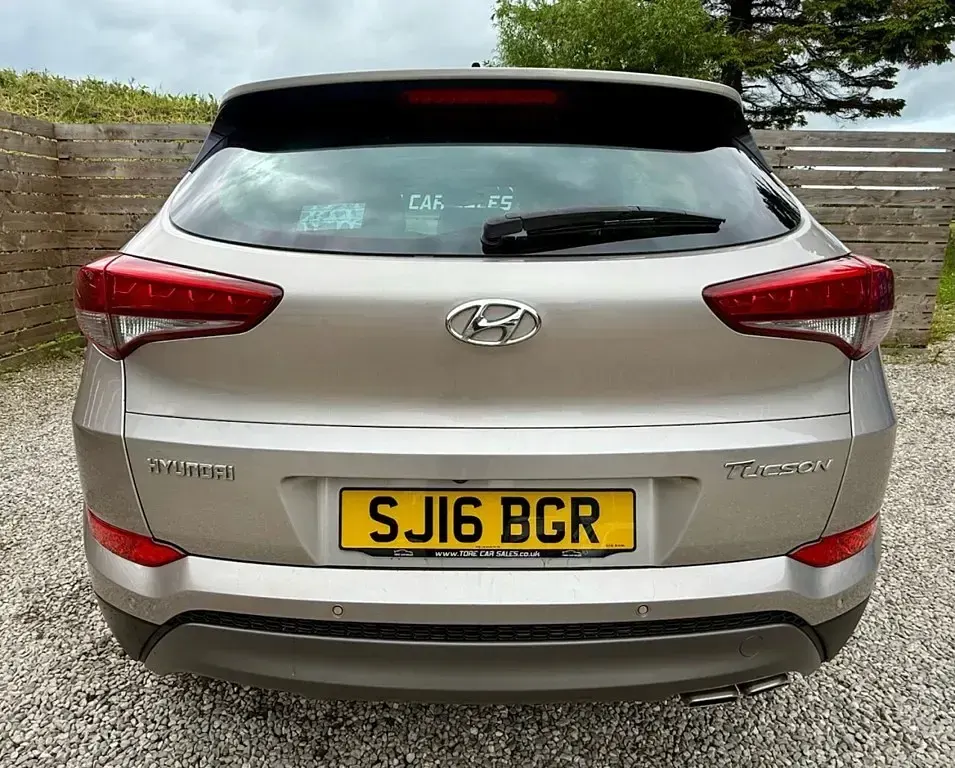 Used Hyundai Tucson Premium SE 136 HP (100 kW) 2016 Beige SUV
