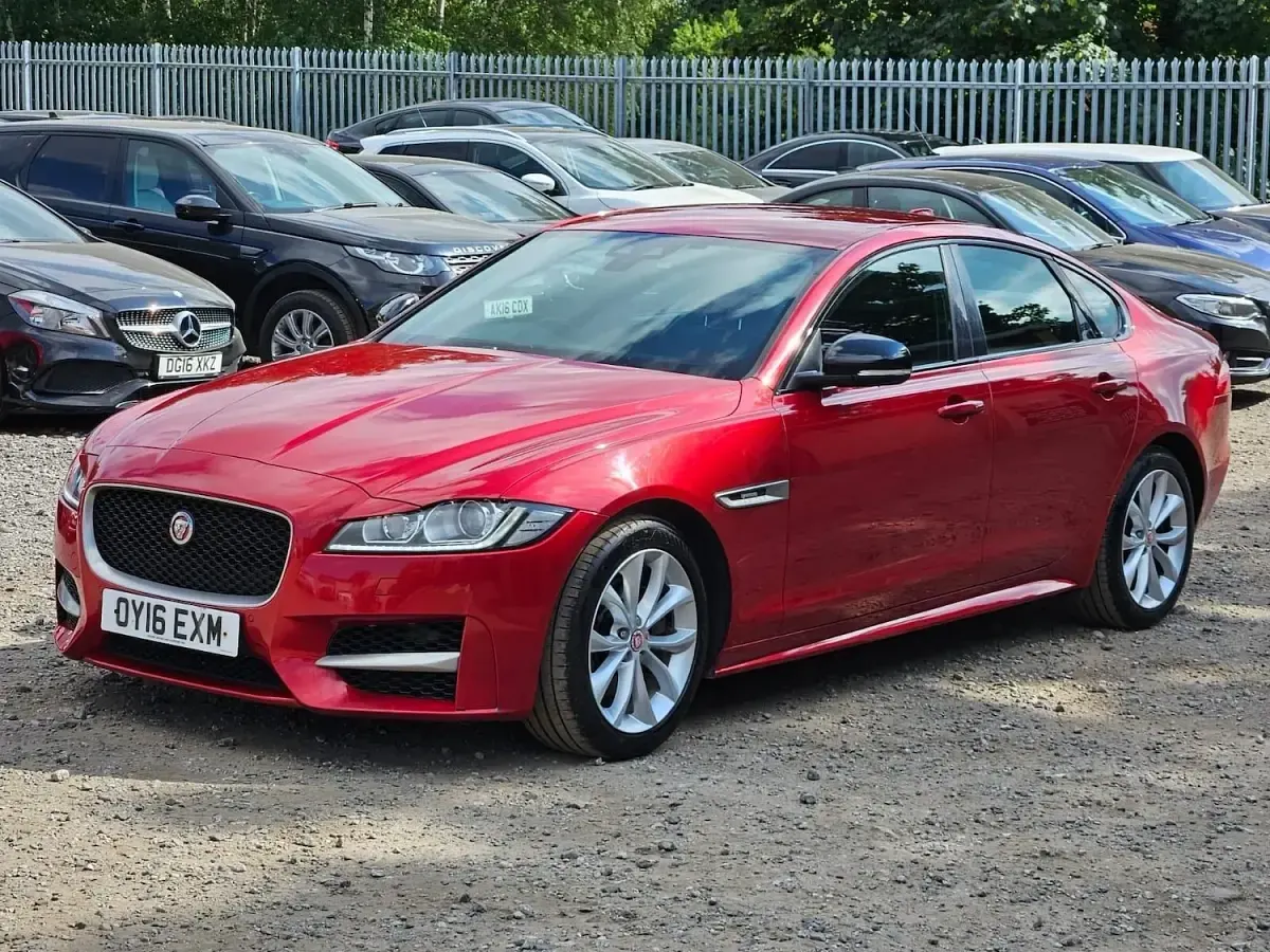 Used Jaguar XF R-Sport 180 HP (132 kW) 2016 Red Sedan