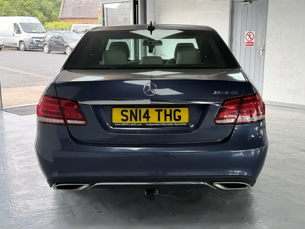 Used Mercedes E220 SE 170 HP (125 kW) 2014 Blue Sedan